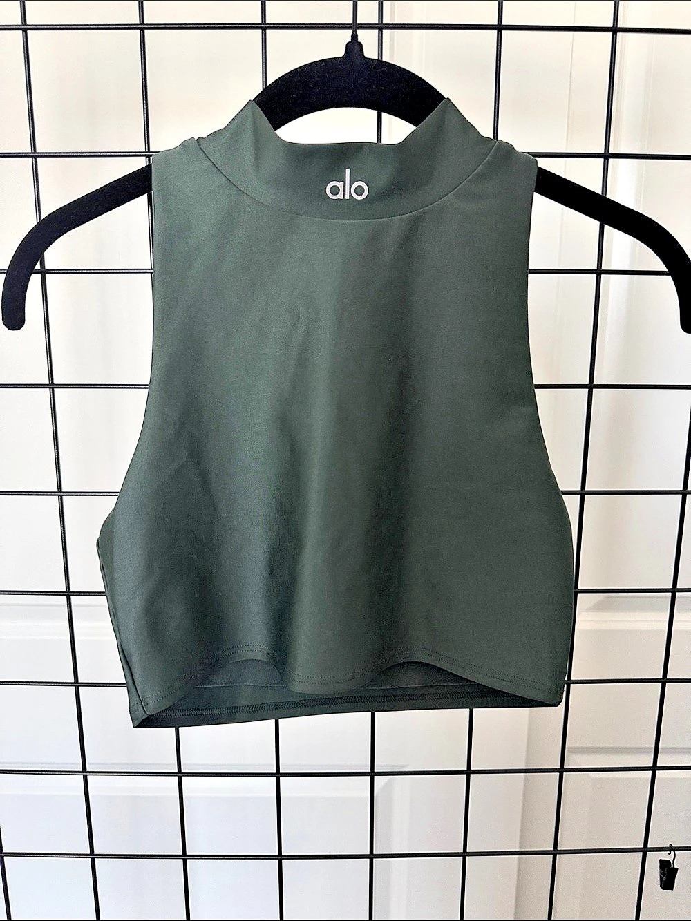 Alo Women'Small Sleeveless Athletic Top in Green Size Small